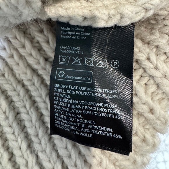 H&M Women's Chunky Cream Sweater, Size S - Picture 3 of 3